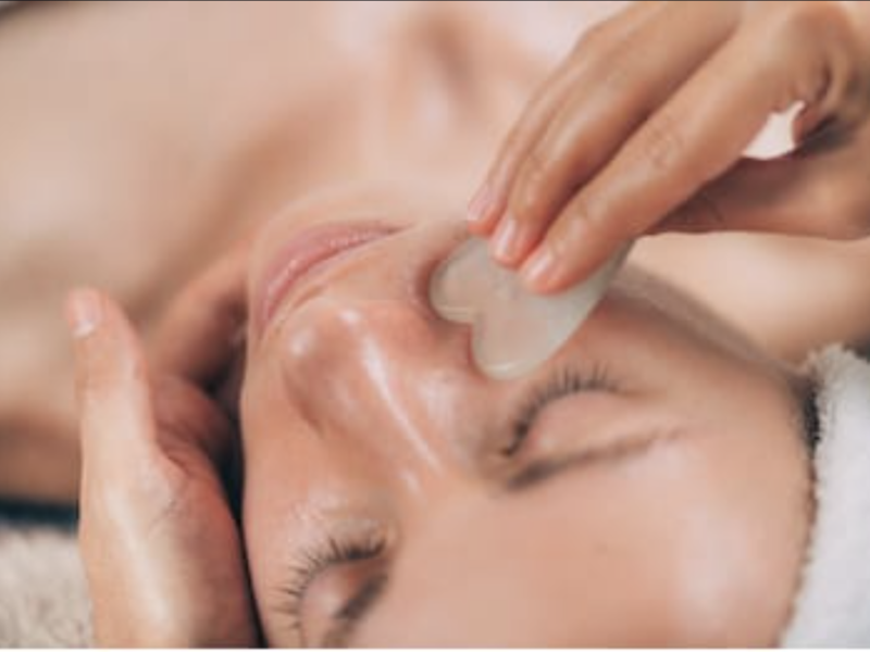 Gua Sha voor het aangezicht